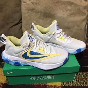 Nike Giannis Immortality 3